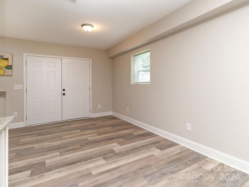 8915 Sharonbrook Dr, Charlotte, NC 28210