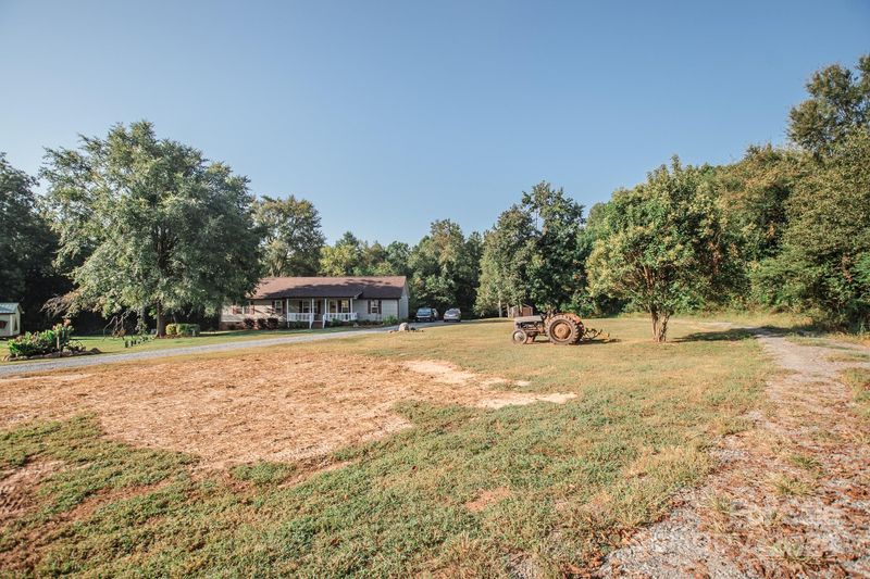 4495 Isenhour Rd, Kannapolis, NC 28081