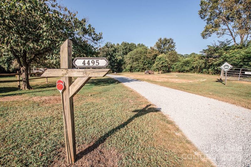 4495 Isenhour Rd, Kannapolis, NC 28081