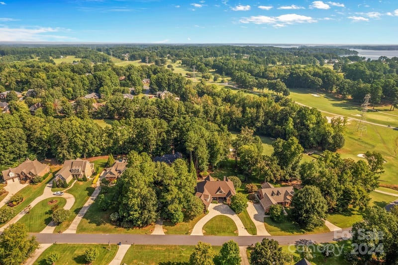 7789 Turnberry Ln, Stanley, NC 28164