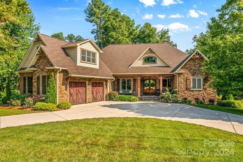 7789 Turnberry Ln, Stanley, NC 28164