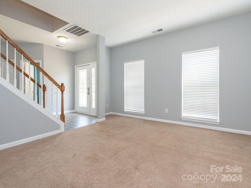 8830 Steelechase Dr, Charlotte, NC 28273