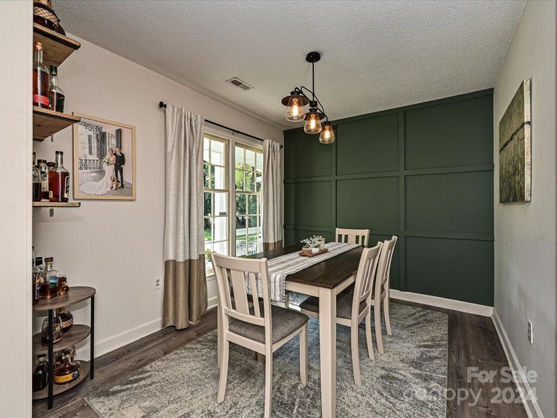 7609 Winterset Dr, Charlotte, NC 28270