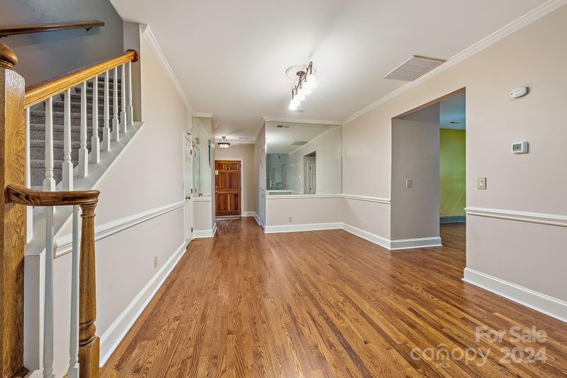 6035 Sharon Rd, Charlotte, NC 28210