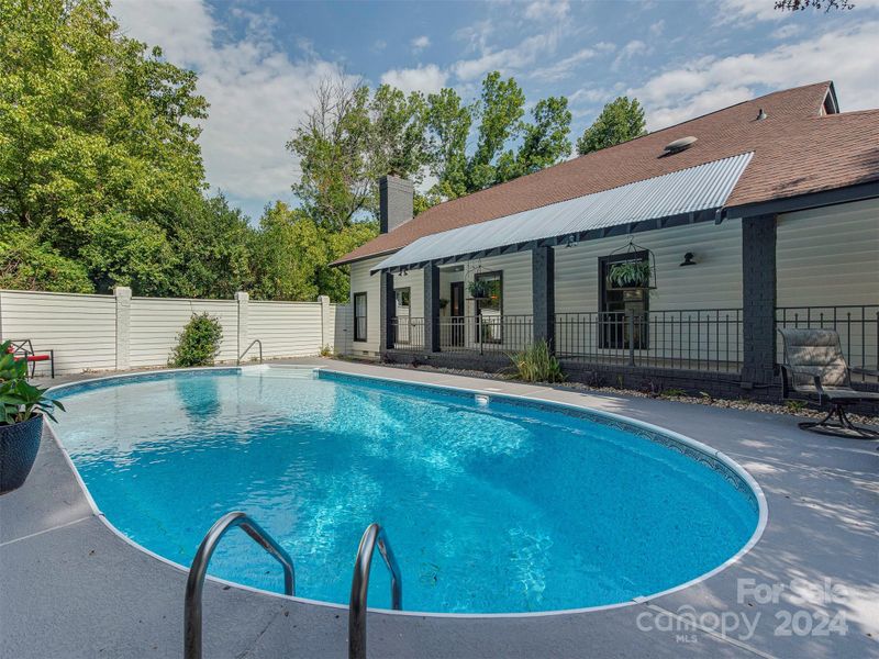 6208 Summertree Ln, Charlotte, NC 28226