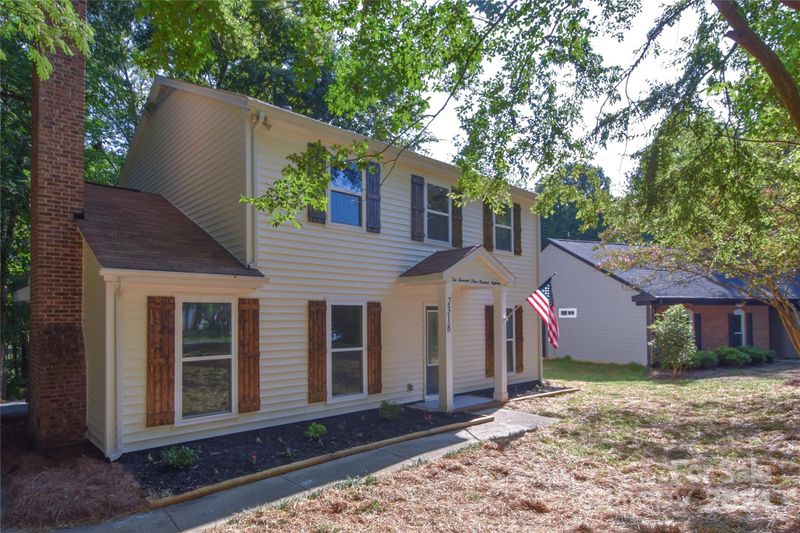 2318 Castlecomer Dr, Charlotte, NC 28262