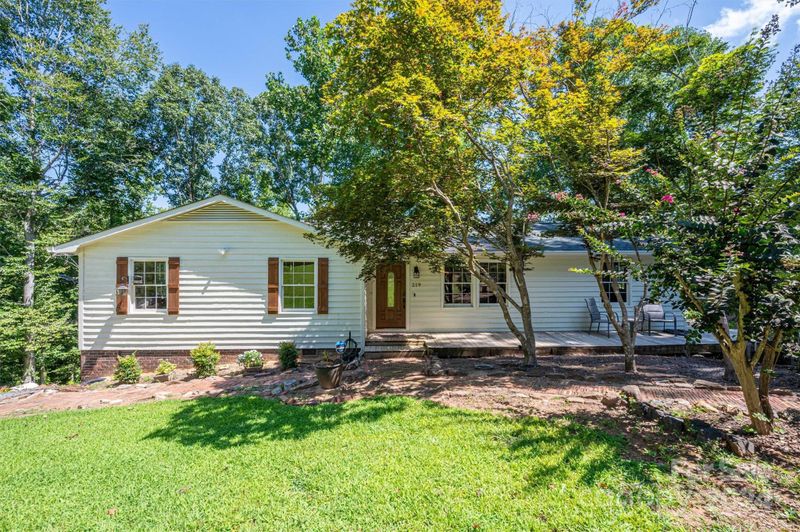 219 Rustic Hills Cir, Bessemer City, NC 28016