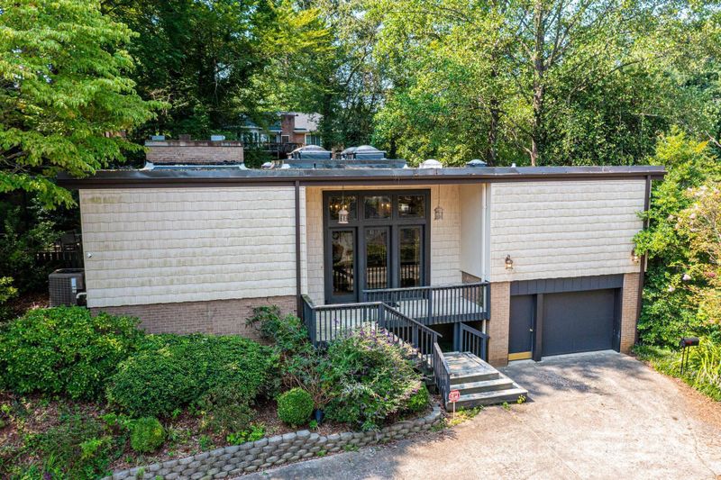 1069 21st Ave NW, Hickory, NC 28601