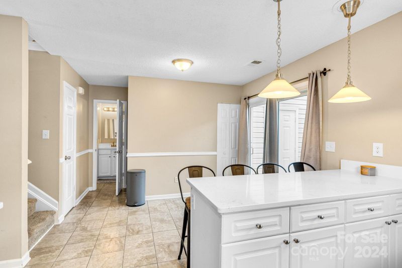 5911 Cougar Ln, Charlotte, NC 28269