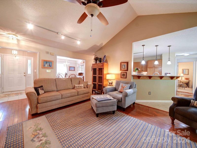 7902 Kingston Dr, Waxhaw, NC 28173