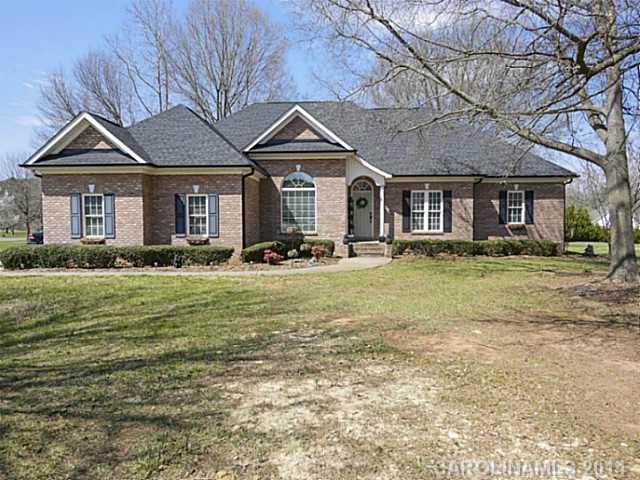 121 Hancock Crossing, Clover, SC 29710