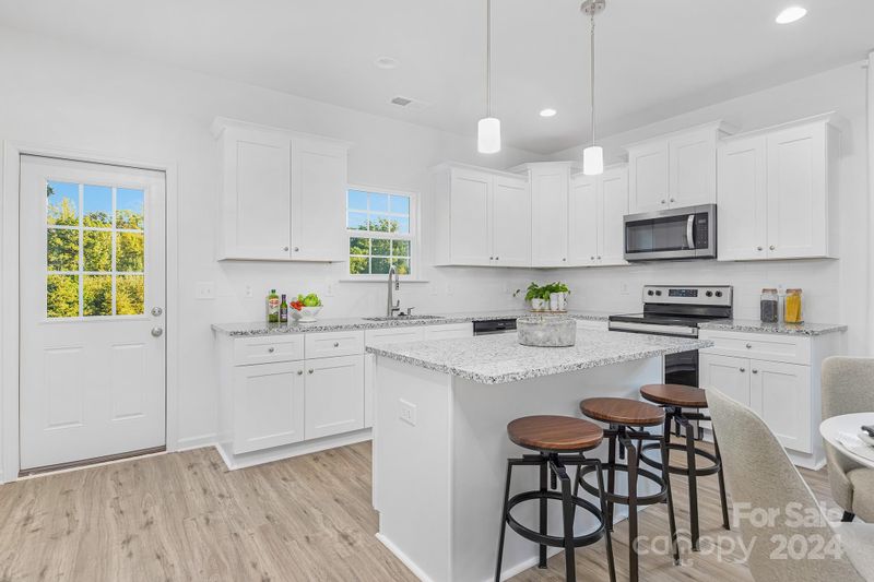 218 E Boston Ave, Bessemer City, NC 28016