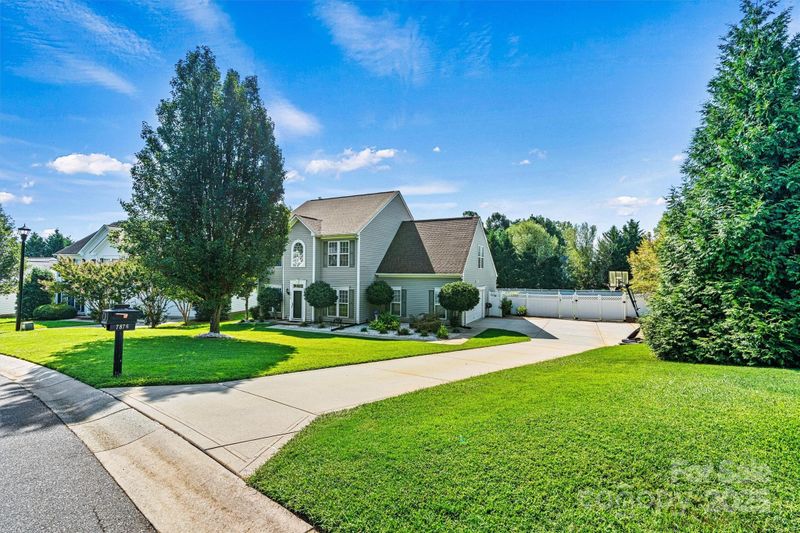 7876 Rebecca Rd, Denver, NC 28037
