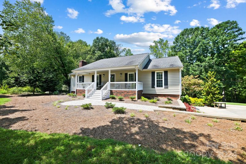 1135 Arabian Farm Rd, Clover, SC 29710