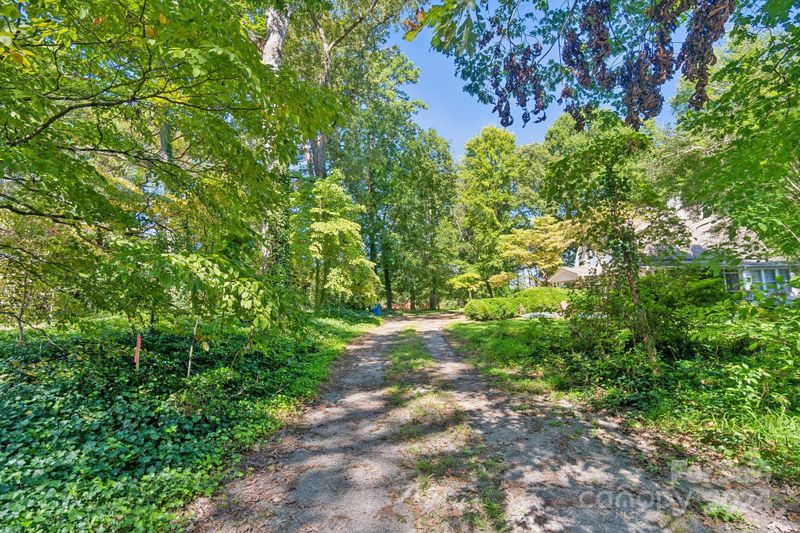 407 W Charlotte Ave, Mount Holly, NC 28120