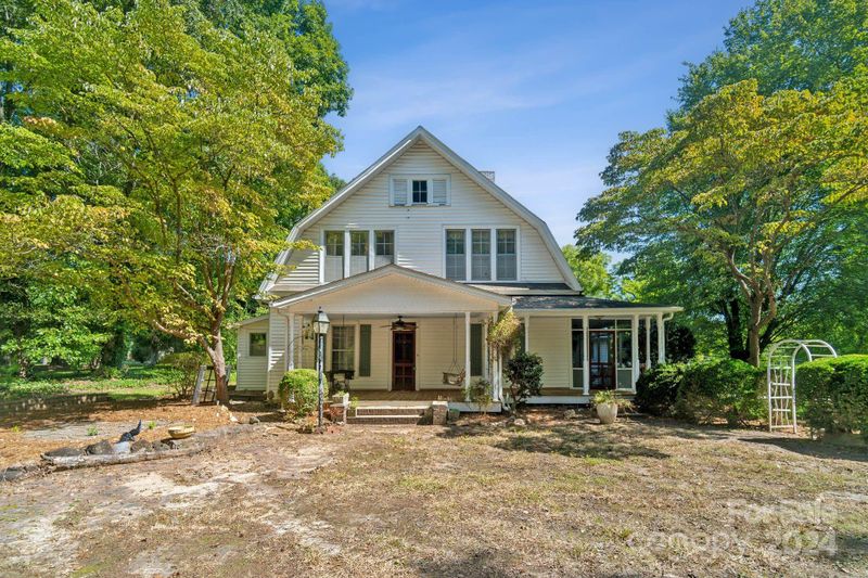 407 W Charlotte Ave, Mount Holly, NC 28120