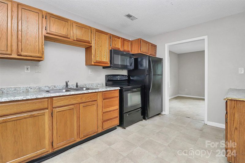 9508 Misenheimer Rd, Charlotte, NC 28215