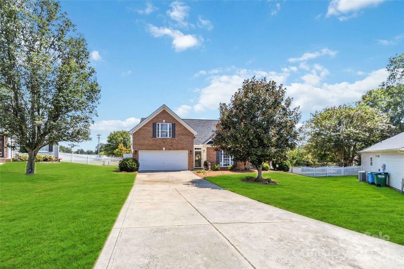 2020 Legend Creek Ln, Mint Hill, NC 28227