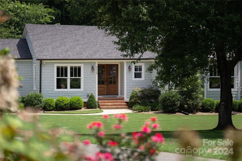 2235 Vernon Dr, Charlotte, NC 28211