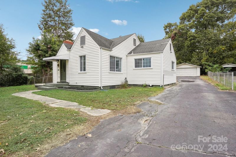 105 Garrison St, Gastonia, NC 28052
