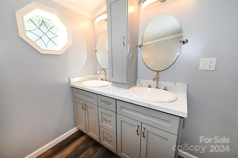 103 E Trace Dr, Newton, NC 28658