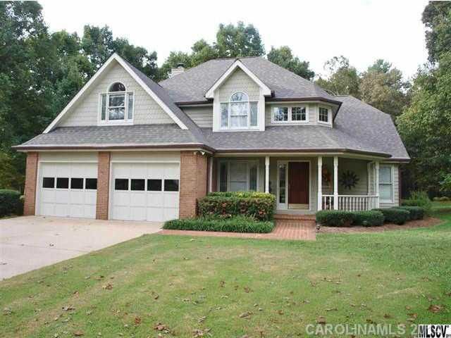 1740 29th Ave Pl, Hickory, NC 28601