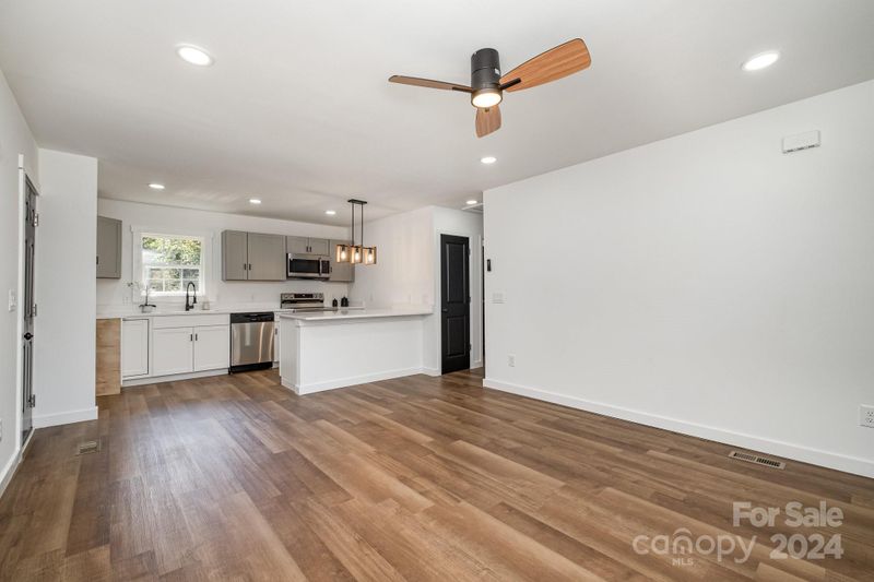 1718 Prestige Dr, Conover, NC 28613
