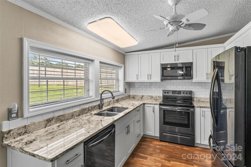 108 Rockett St SE, Conover, NC 28613