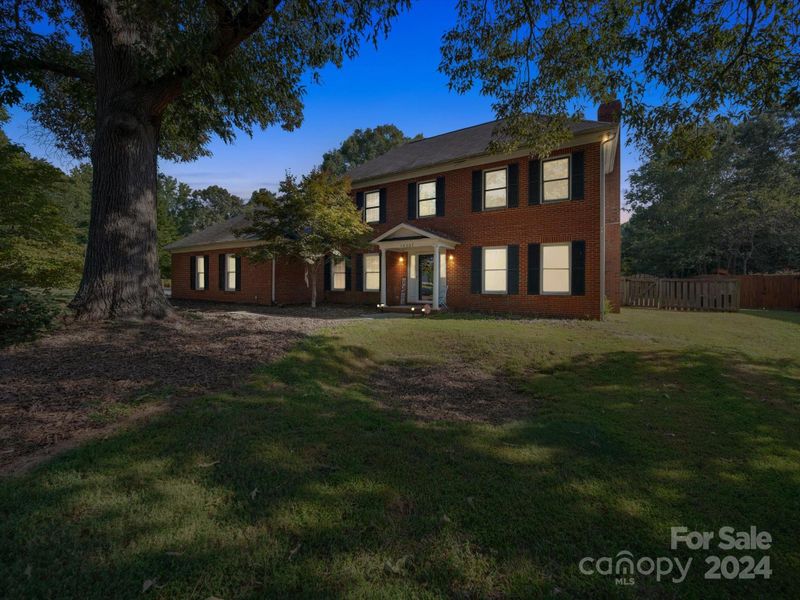 14307 Phillips Rd, Matthews, NC 28105