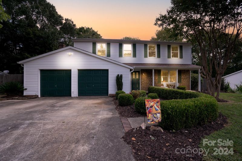 5829 Carpenter Dr, Charlotte, NC 28226
