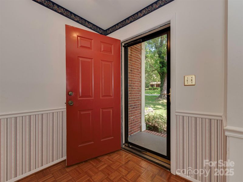200 Linville Dr, Matthews, NC 28105