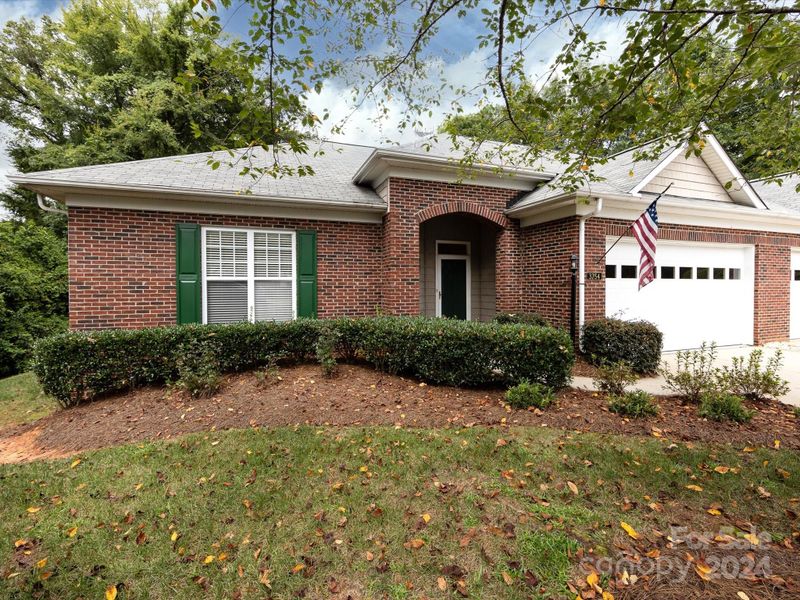 3754 Oak View Ct, Matthews, NC 28105
