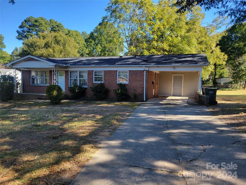 600 Hyde Park Dr NE, Concord, NC 28025
