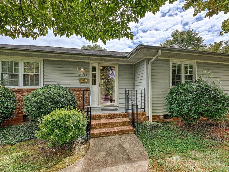 2142 Regent Ct, Gastonia, NC 28054