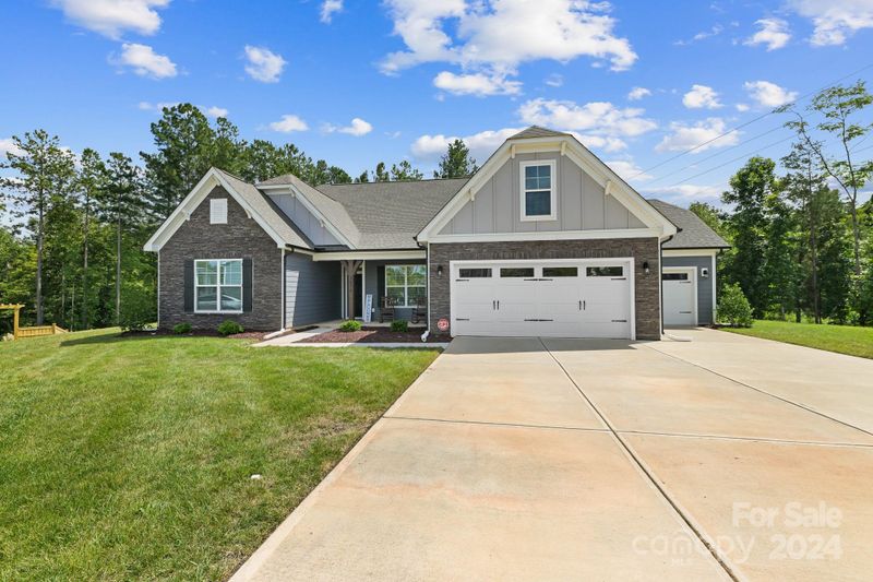 3070 Birch Creek Dr, Gastonia, NC 28054