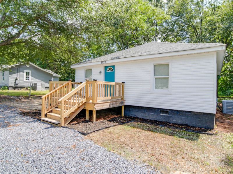 1609 Mcfarland Ave, Gastonia, NC 28052