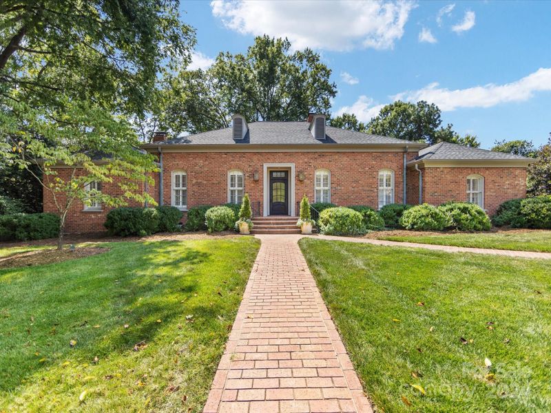 2407 Warburton Rd, Charlotte, NC 28211