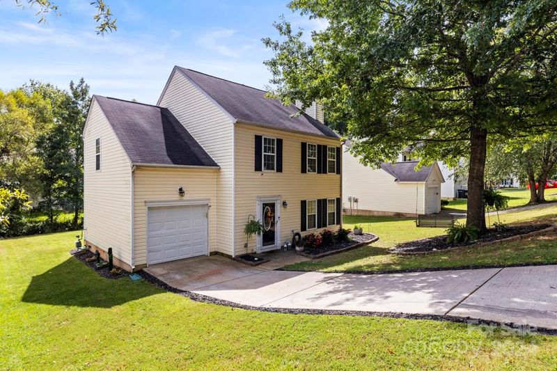 910 Grassy Patch Ln, Charlotte, NC 28216