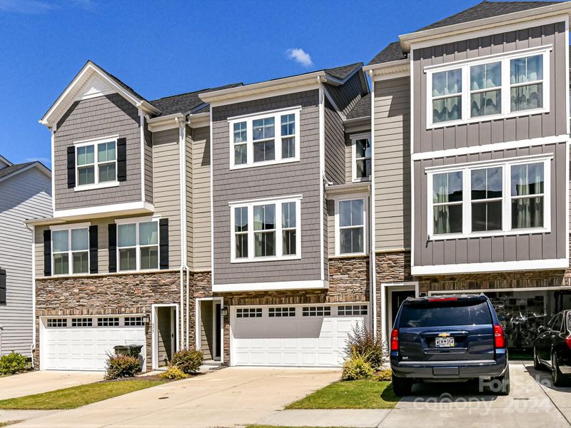 657 Crudent Rd, Tega Cay, SC 29708