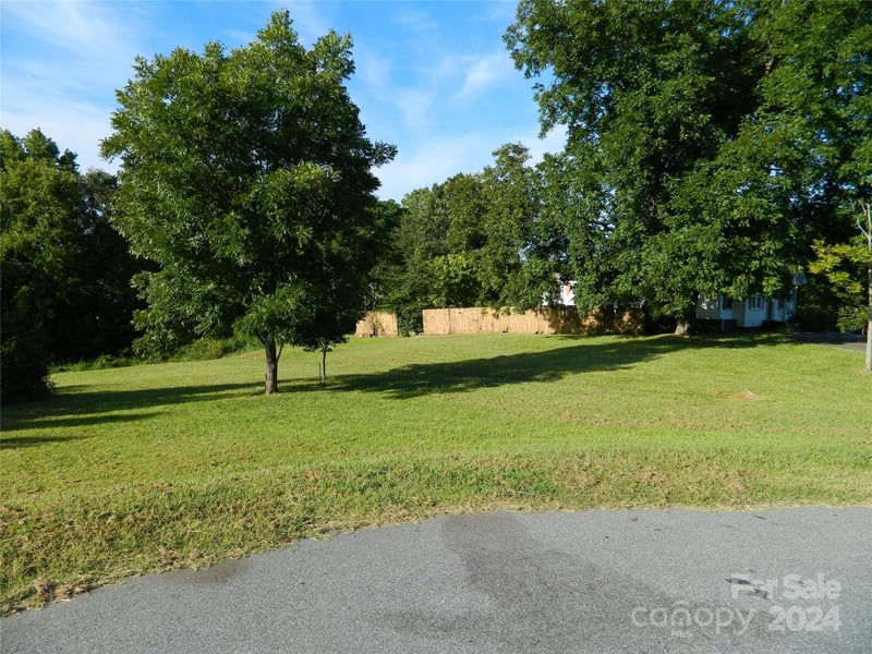 520 Lawrence Gray Rd, Charlotte, NC 28262
