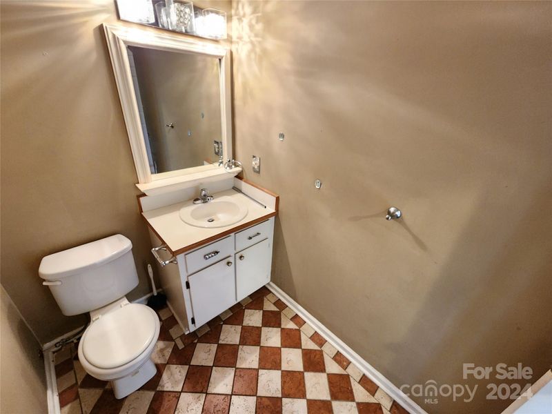 102 Brandywine Dr NE #H2, Conover, NC 28613