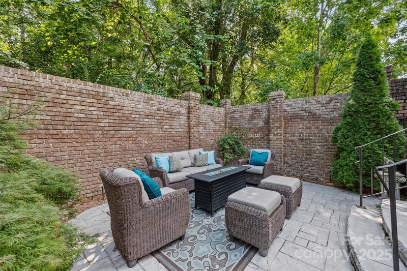 5942 Carmel Rd, Charlotte, NC 28226
