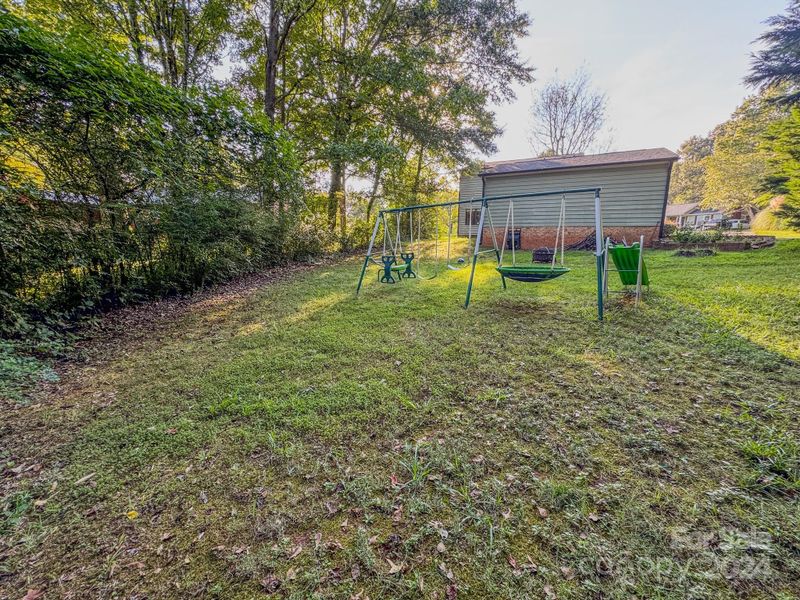 2201 Fox Hunt Dr, Gastonia, NC 28054