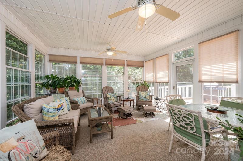 6160 Hayden Dr NE, Hickory, NC 28601