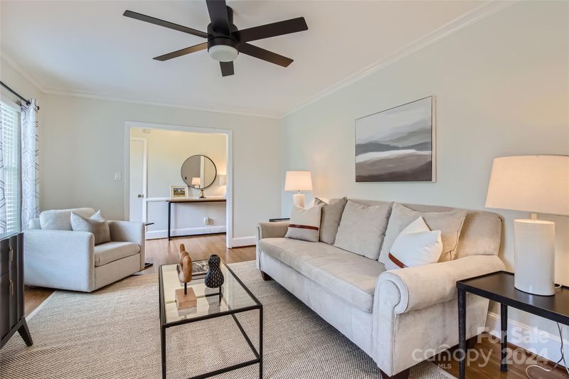 916 Fairbanks Rd, Charlotte, NC 28210