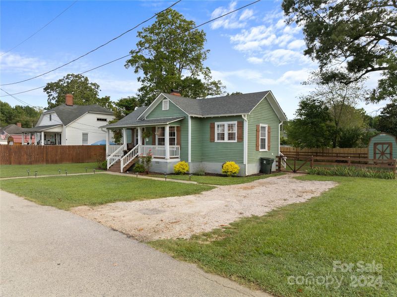 111 First St, York, SC 29745