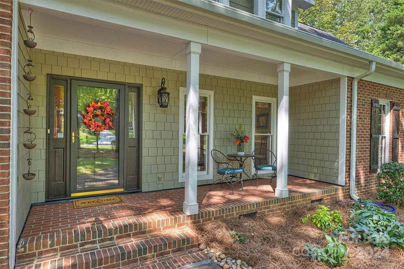 9758 Warwick Cir, Charlotte, NC 28210