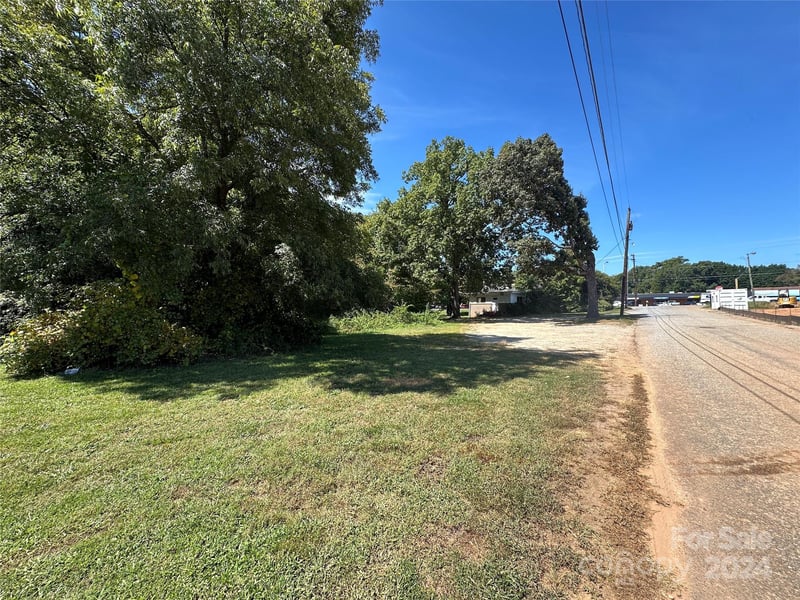 2152 N Center St, Hickory, NC 28601