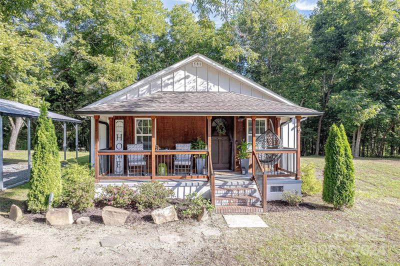 581 Running Brook Rd, Midland, NC 28107