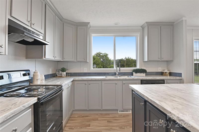 129 Calhoun Rd, Stony Point, NC 28678